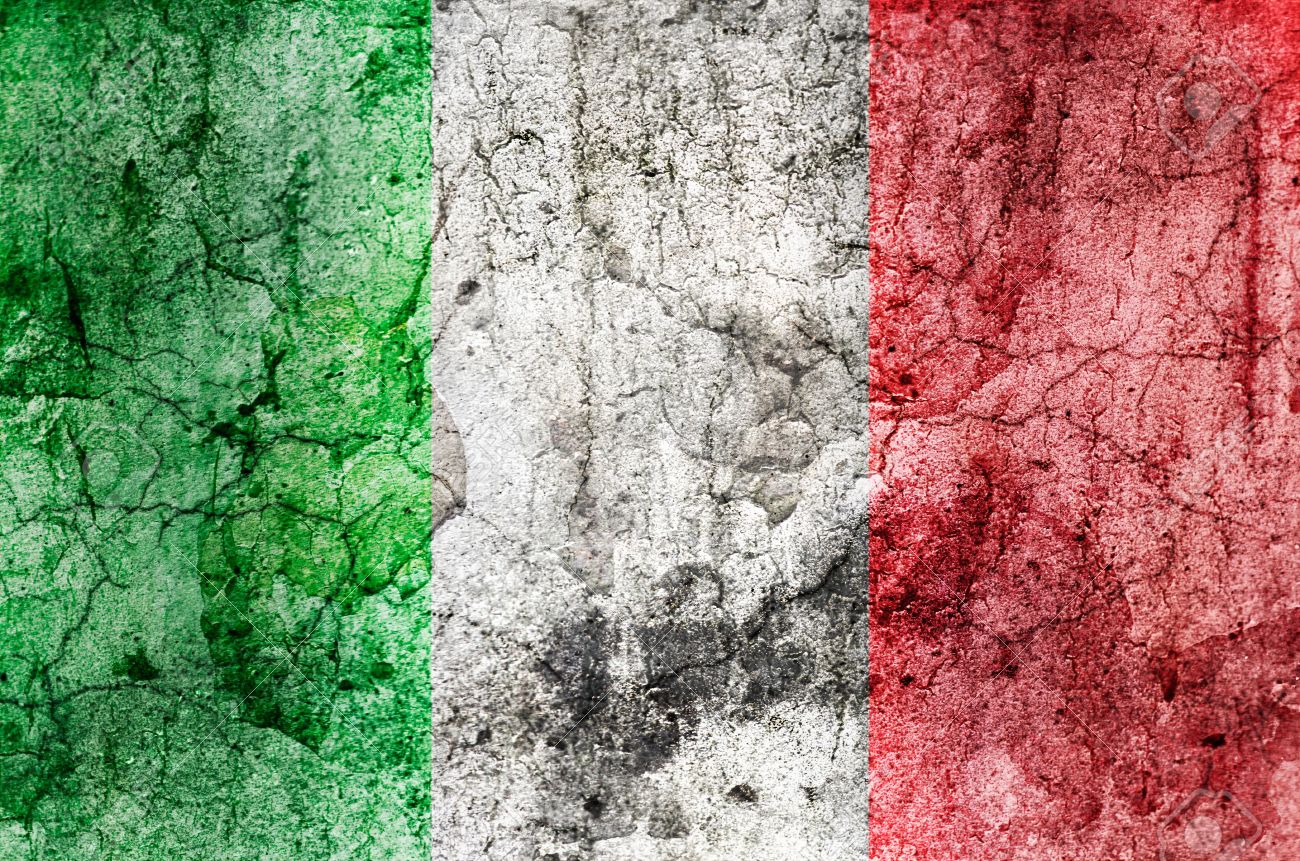 13836208-Italian-Flag-Grunge--Stock-Photo